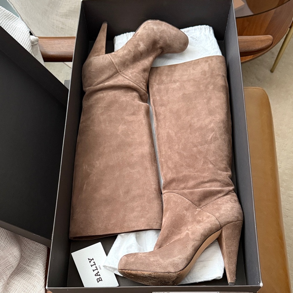 Bally Women's Tan Suede Heeled Boots